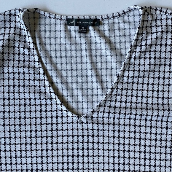 Adrianna Papell Blouse in Size Medium White Black Checked Comfy Stretch - Picture 7 of 12